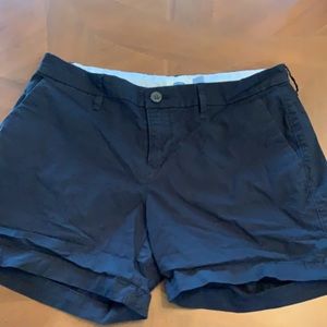 Old navy size 4 shorts. Like new. Mid rise shorts